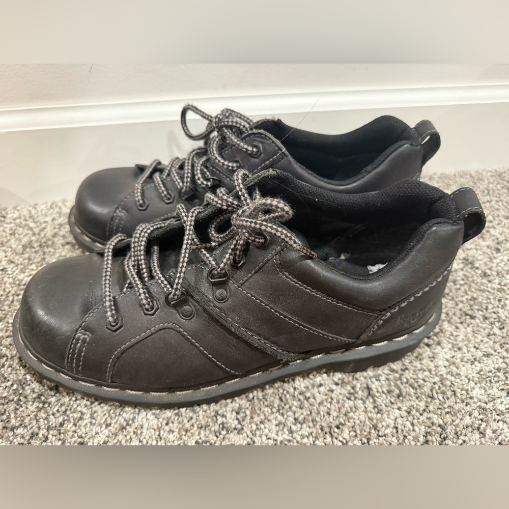 Dr. Martens Finnegan leather shoe, men's 10 or women's 11 - Picture 7 of 14
